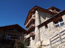 Nebin - casa vacanze Valle Maira，位于Stroppo的酒店