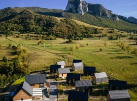 Trusko Resort - Small Luxury Hotels of the World，位于里梅泰亚的带泳池的酒店