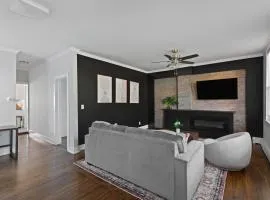 20 min to NYC, Newly Renovated, Private Driveway