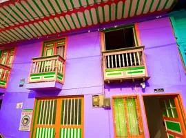 Alojamiento casa Valencia en el centro de Filandia, Quindío