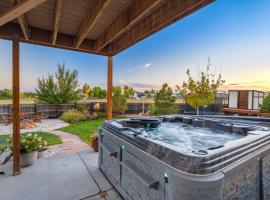 The Great Escape - 6BR, Gym, Hot Tub, Pets OK!，位于Peyton的酒店