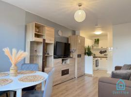 Coconut Apartment - 5 min to Baltic Sea，位于格但斯克的酒店