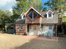 Lily Wood Cottage outside Hurlford