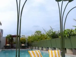 Flor de Mayo Hotel & Restaurant