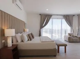 Casa Olmo with Jacuzzi, King Beds, AC, and TVs near Wineries