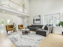 Main Unit Luxury South Windsor Oasis，位于温莎的酒店