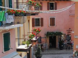 Casella's Apartment，位于马尔切西内的酒店