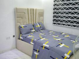 Cozy 3-Bedroom Tradebybata Guest House FUNAAB，位于Abeokuta的酒店