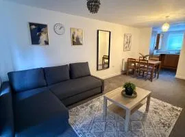 2 Bed - Sleeps 6 - Free Parking