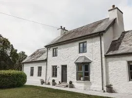 Ty Mawr, The Old School Holiday Homes