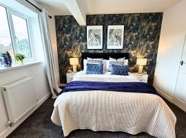Cosy Staff, Large 6-bedroom Detached house，位于Whitwick的酒店