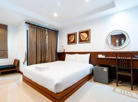 YON INN Sukhumvit 4 Bangkok - BTS Nana，位于Bang Kapi的酒店