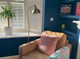 Stylish Boutique Home Near Sandbanks - Walk to Ashley Cross