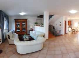 La casa di ale，位于拉蒂纳的酒店