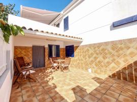 2 Bedroom Stunning Home In Almazora，位于阿尔马索拉的酒店