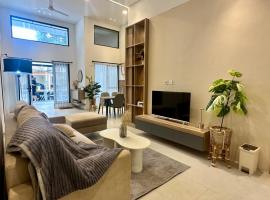 Davion House near IKEA KBP by YourHome，位于Simpar的酒店