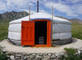 我的蒙古环保蒙古包露营地，位于Nalayh纳来哈特勒吉国家公园附近的酒店