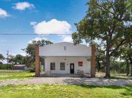 Hill Country RelaxStation Getaway，位于Morris Ranch的酒店