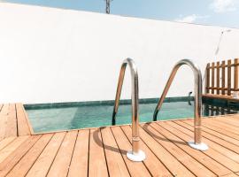 Villa sunset piscina privada，位于卢克的酒店