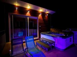 Maison de village avec spa privé & grande terrasse calme & détente，位于杜尔涅的酒店