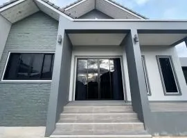 SRE- JOY Holiday Home in Mae Sot