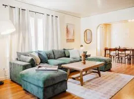 The Downtown Haus Walking Distance to DT KFalls