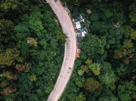 Patungan beach resort，位于Maragondon的度假村