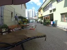 西尔维娅旅馆