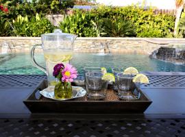 Nostalgic PoolJacuzzi Home: GameRm1.8 Mi 2Disney，位于安纳海姆的酒店