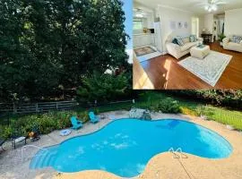 Countryside Carriage House with Pool