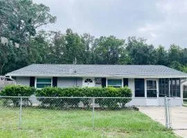 Chazzdoorway 2rooms 1 bathroom Duplex