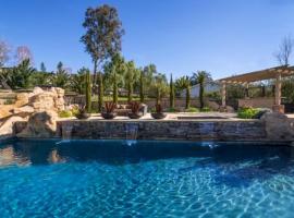 A Villa with extraordinary views，位于索尔万的酒店