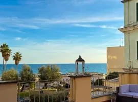 LA MAISON DU PORT - Superior Apartment, bright, glam, and refined with a wonderful sea view in Anzio city center