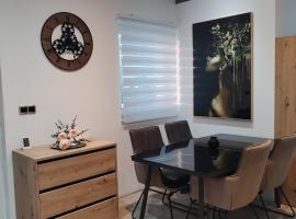 ForRest Spa Apartment - Private Jacuzzi & Sauna，位于拉夫纳格拉的酒店