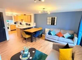 Stylish Townhouse in Rugby, sleeps up to 9!