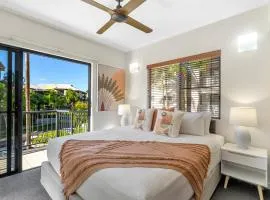 Lagoon Breeze - Beachside Living with Resort Perks