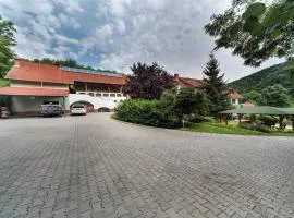 Hetényi Apartmanház és Birtok