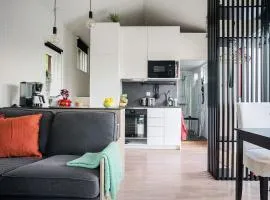 Cute and Cozy Guesthouse near Water