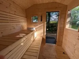 Ashdale Cottage with Sauna, Plunge Pool, Games Room, Kit Drying Room