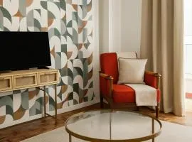 Vintage 2-Bed Apt with Music Room