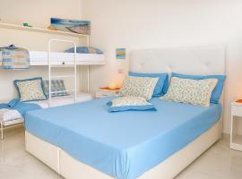 Hotiday Rooms Torre Lapillo，位于托雷拉皮罗的酒店