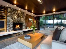 Forty Two by Amazing Accom