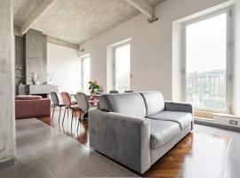 Comfortable luxury apartments near the Colosseum - Rome，位于Azzano Decimo的酒店