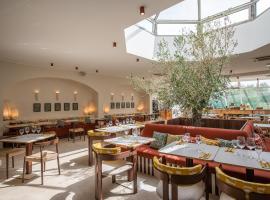 Mercure Arles Centre Arenes，位于阿尔勒的酒店