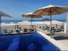 Exclusive Luxury Waterfront Villa in Marina Real