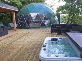 Dôme du haut bearn，位于莫南的酒店