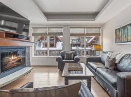 Mountain View 2BR Condo with Hot Tub, Pool and Gym