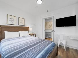 Pittsburgh Shadyside 2A Bright and Stylish Private Bedroom with Shared Bathroom，位于匹兹堡的酒店