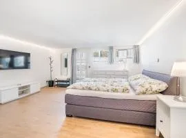 Completely renovated, furnished studio with plenty of comfort