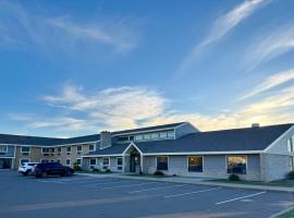 阿美瑞辛酒店及套房 - 赖斯湖（Rice Lake），位于Rice Lake的酒店